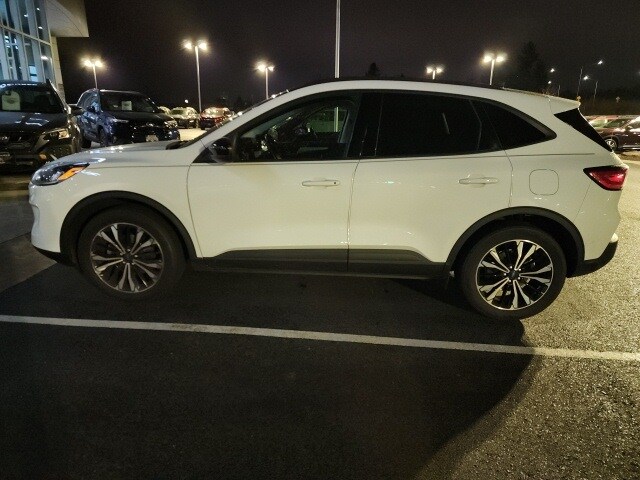 2022 Ford Escape SE photo 4