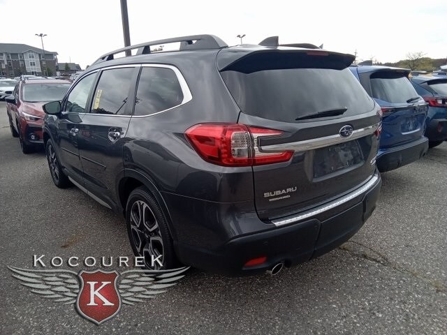 2024 Subaru Ascent Touring photo 4