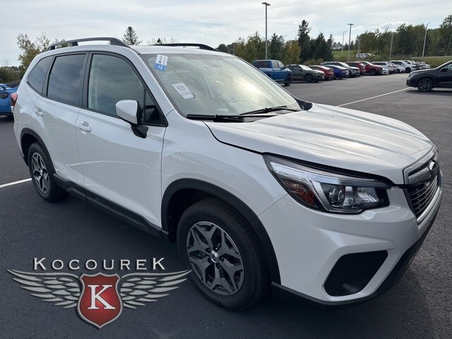 2020 Subaru Forester Premium photo 2