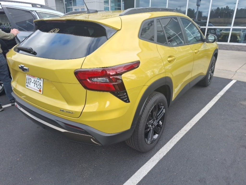 Used 2025 Chevrolet Trax Activ SUV