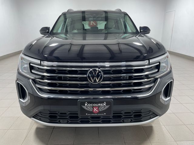 2025 Volkswagen Atlas SE photo 2