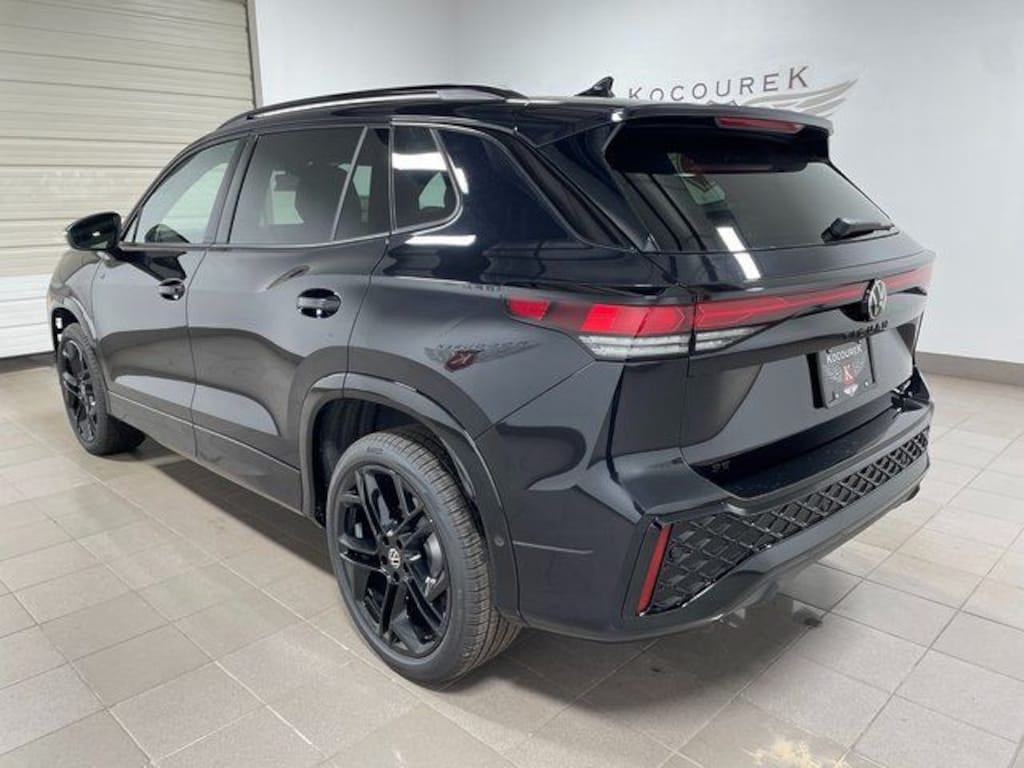 New 2026 Volkswagen Tiguan 2.0T SE R-Line Black SUV