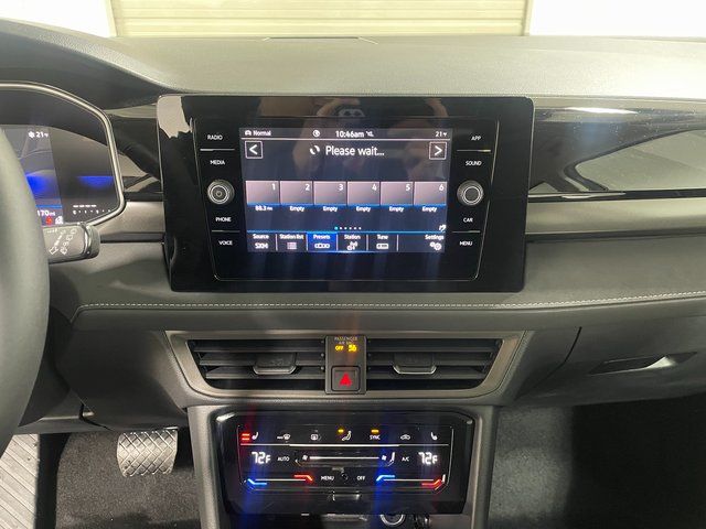 2026 Volkswagen Taos SE Black - Photo 18