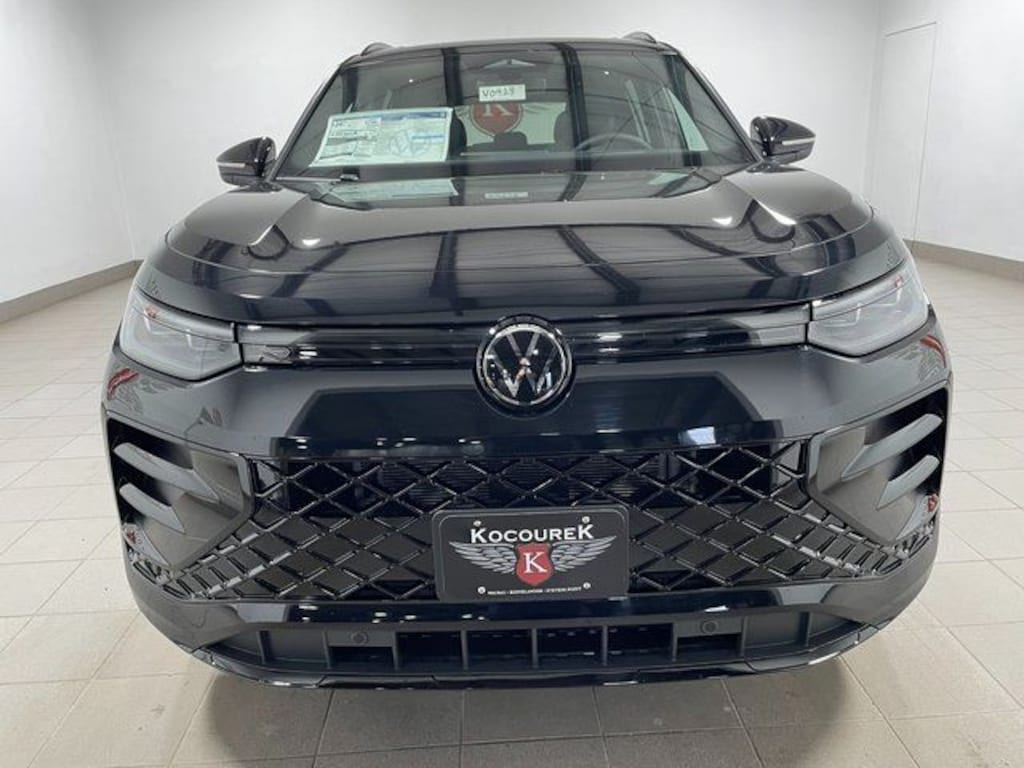 New 2026 Volkswagen Tiguan 2.0T SE R-Line Black SUV