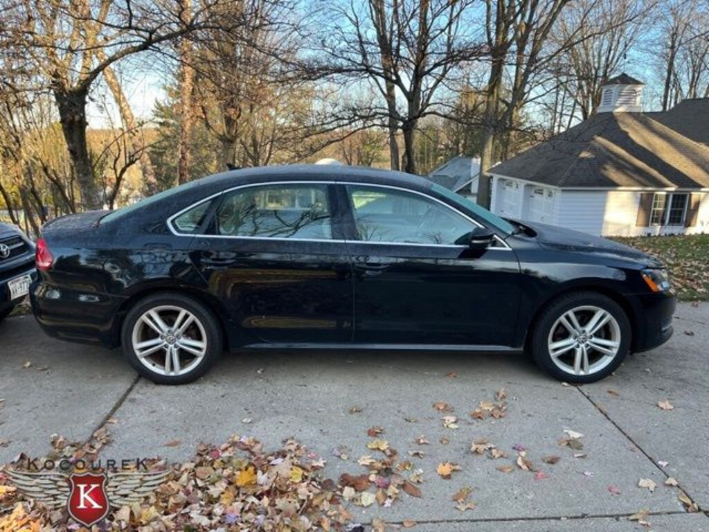 Used 2014 Volkswagen Passat 1.8T SE w/Sunroof/Navigation/PZEV Sedan