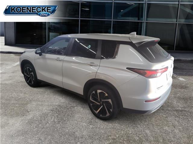 2022 Mitsubishi Outlander SE photo 3