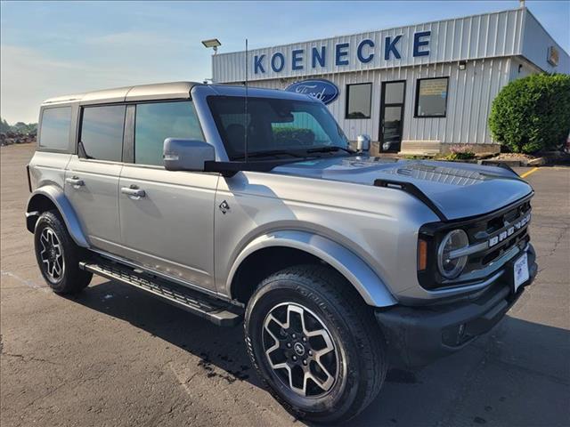 2022 Ford Bronco Outer Banks photo 3