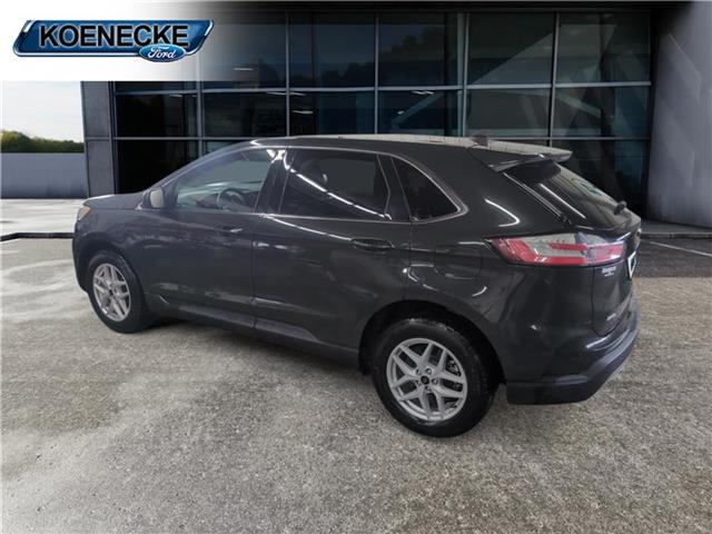 2023 Ford Edge SEL photo 3