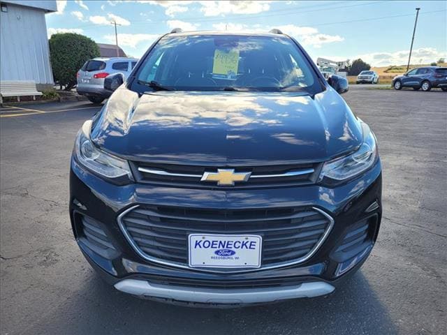 Used 2017 Chevrolet Trax LT with VIN 3GNCJLSB5HL219777 for sale in Reedsburg, WI