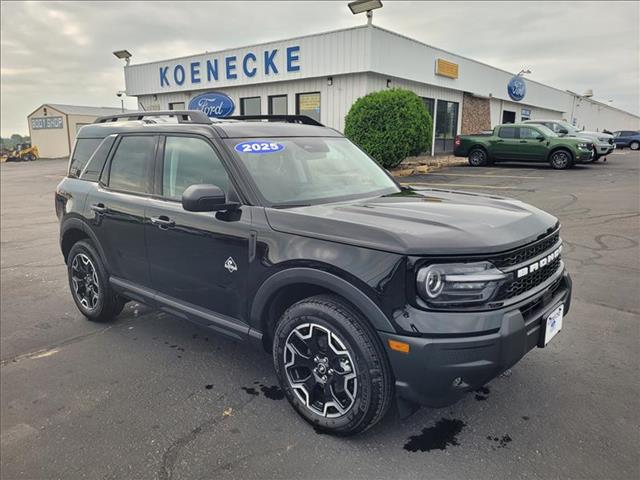 2025 Ford Bronco Sport Outer Banks photo 3