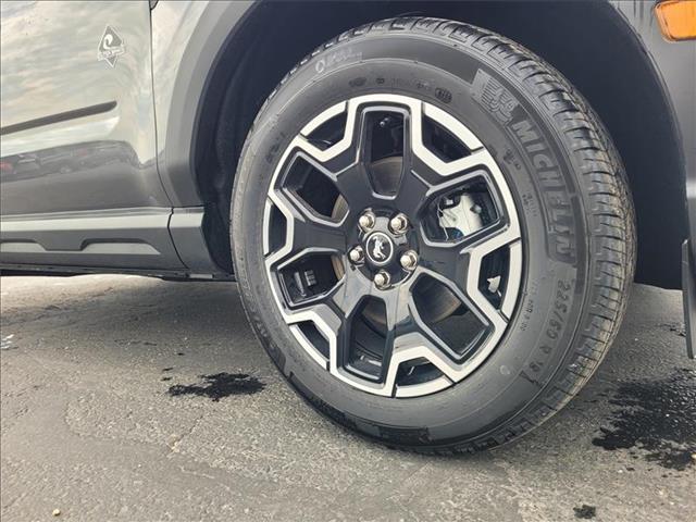 2025 Ford Bronco Sport Outer Banks photo 2