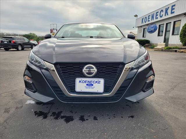 Used 2021 Nissan Altima SR with VIN 1N4BL4CV6MN315852 for sale in Reedsburg, WI