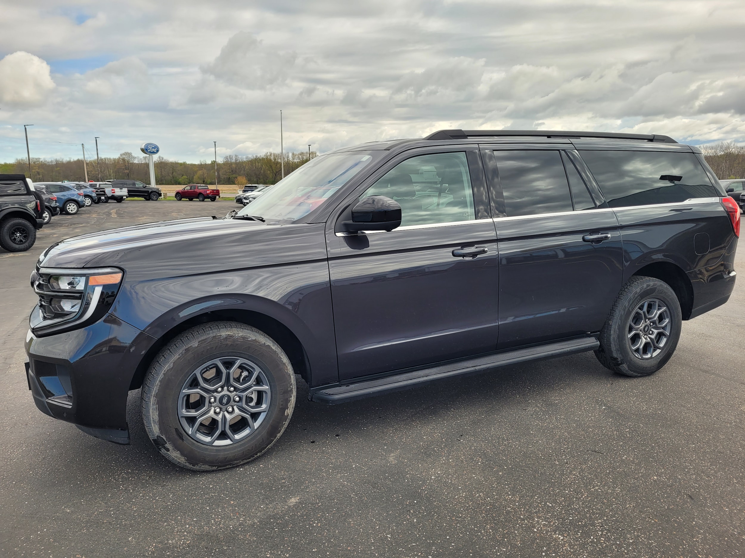 2025 Ford Expedition Active MAX 4x4's photo