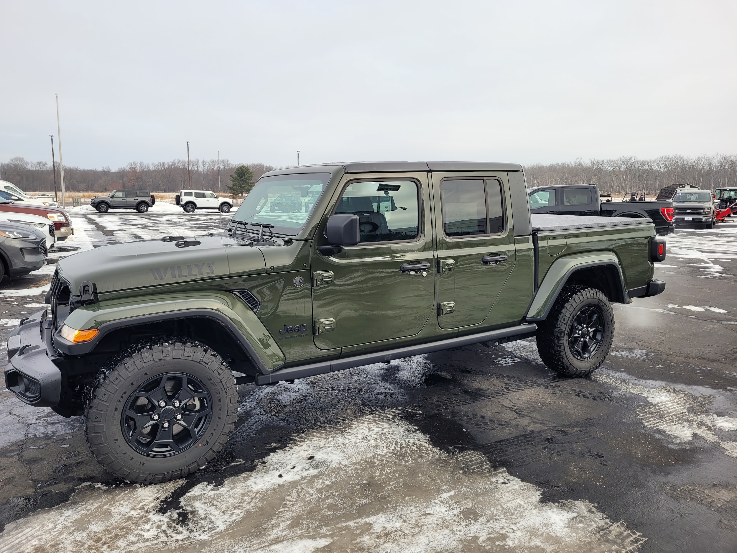 2023 Jeep Gladiator WILLYS SPORT's photo