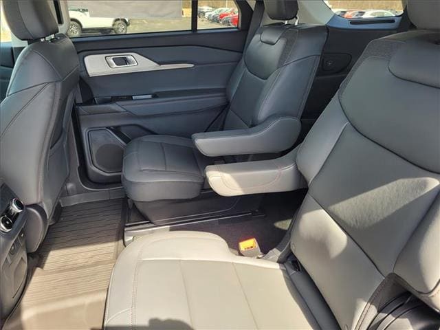 2026 Ford Explorer Active - Photo 13