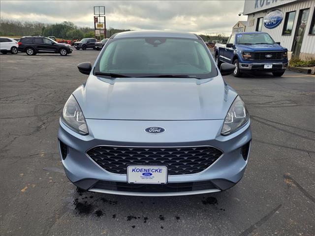 2022 Ford Escape SE photo 2