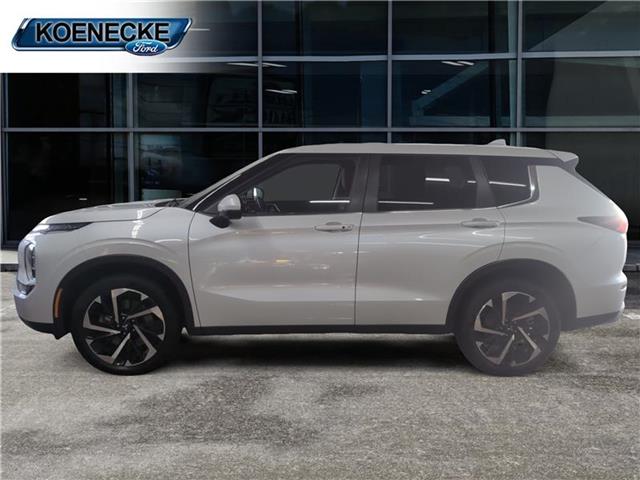 2022 Mitsubishi Outlander SE photo 2