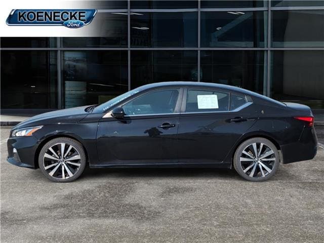 Used 2021 Nissan Altima SR with VIN 1N4BL4CV6MN315852 for sale in Reedsburg, WI