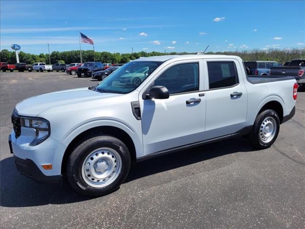 New 2026 Ford Maverick XL All-Wheel Drive SuperCrew 4.5 ft. box 121.1 in. Truck SuperCrew