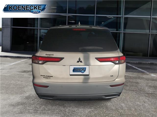 2022 Mitsubishi Outlander SE photo 4