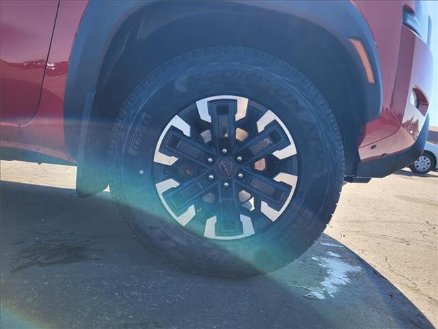 2022 Nissan Frontier PRO-4X Crew Cab photo 4