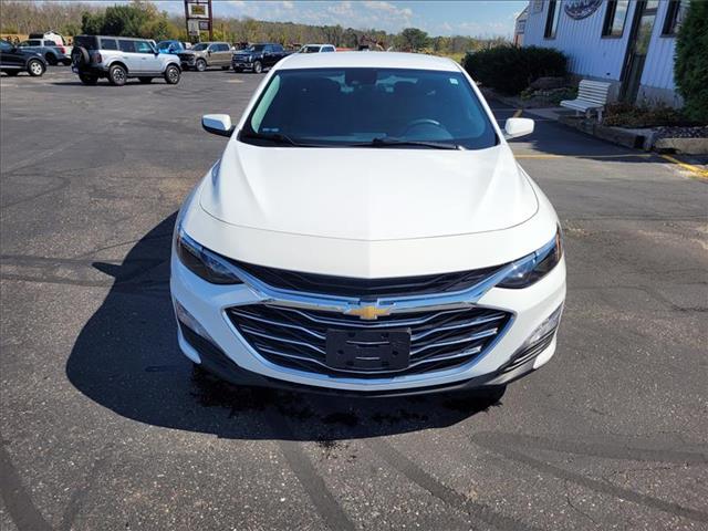 2024 Chevrolet Malibu 1LT photo 2
