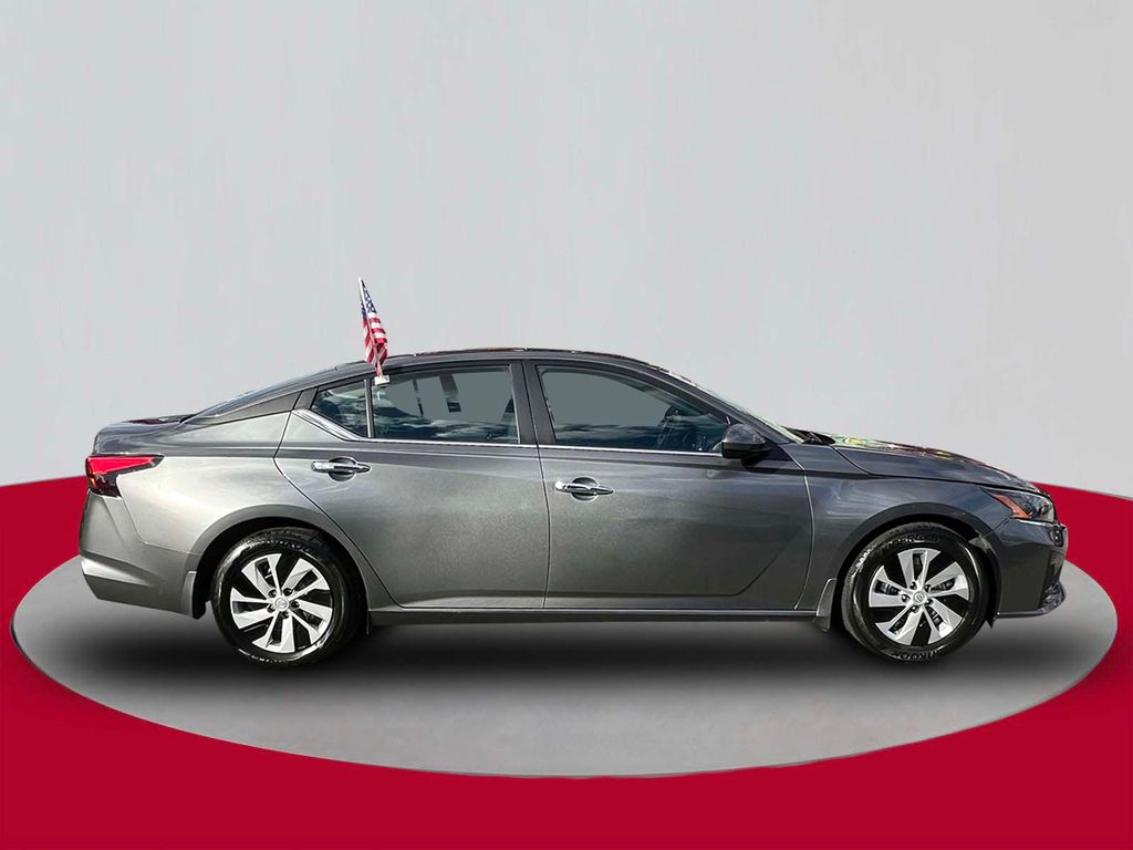 2024 Nissan Altima 2.5 S photo 4