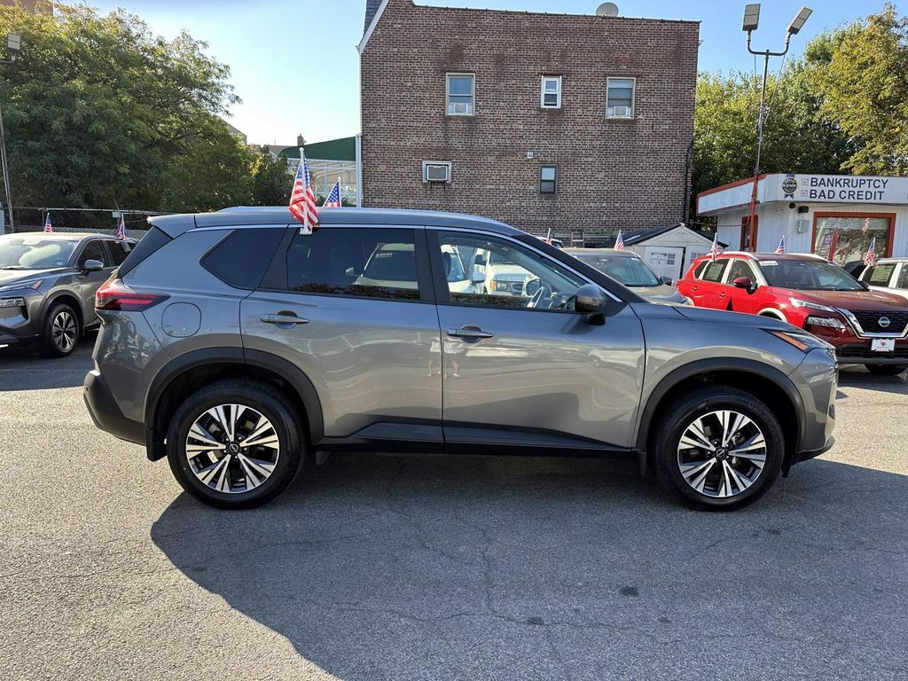 2023 Nissan Rogue SV photo 2