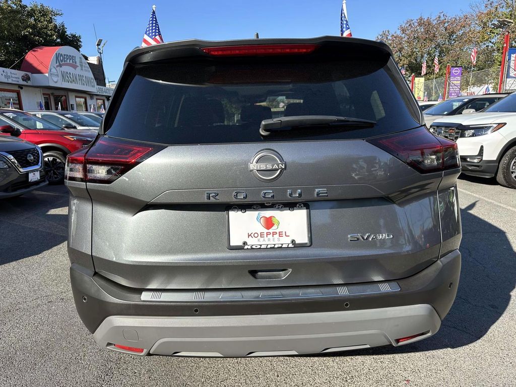 2023 Nissan Rogue SV photo 4