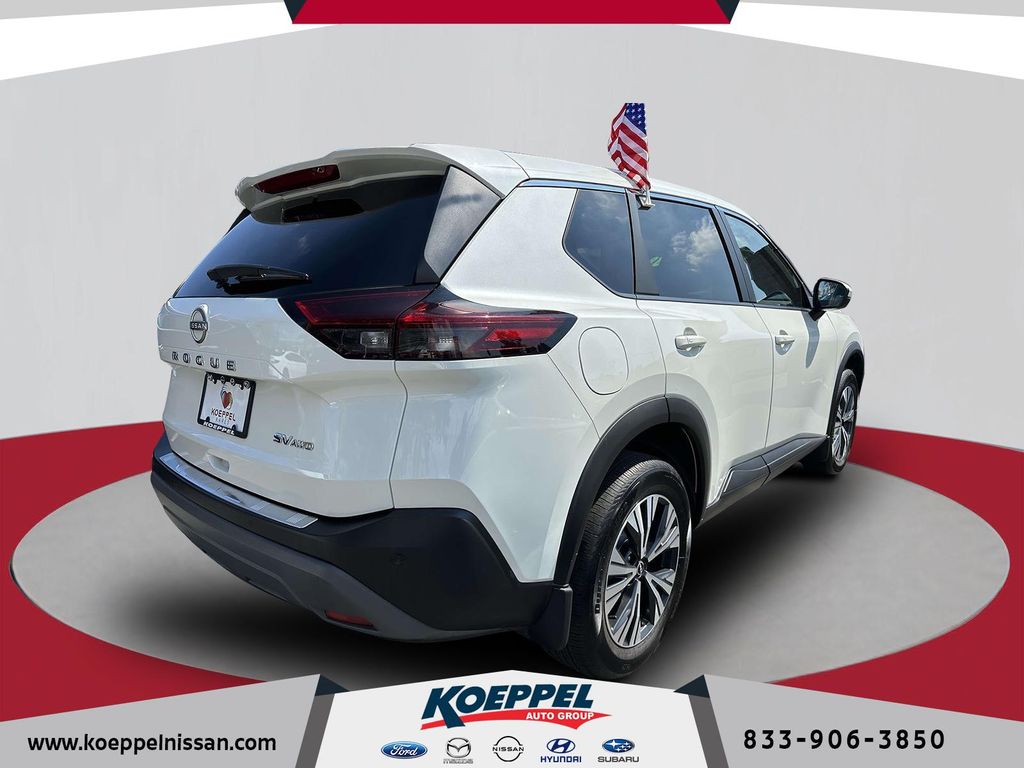 2022 Nissan Rogue SV photo 2