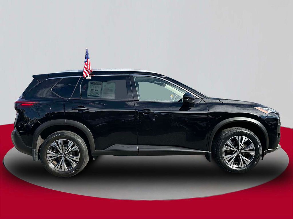 2021 Nissan Rogue SV photo 2