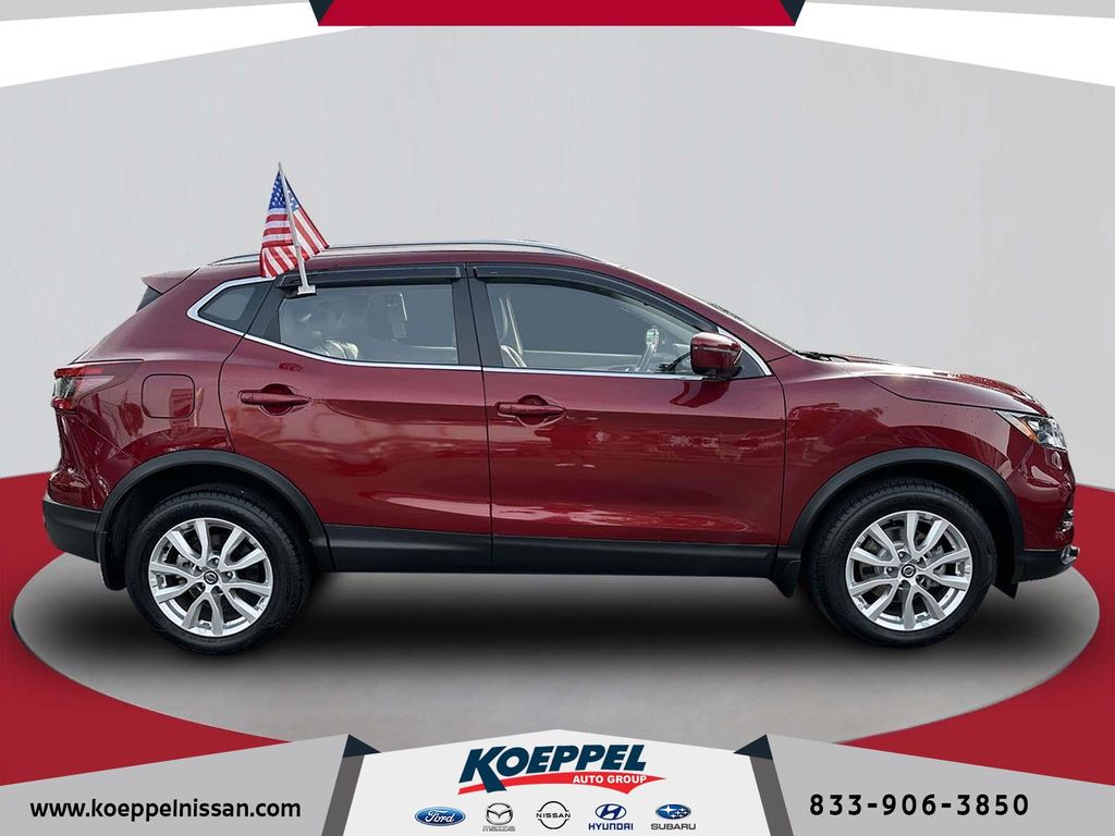 2020 Nissan Rogue Sport SV photo 2