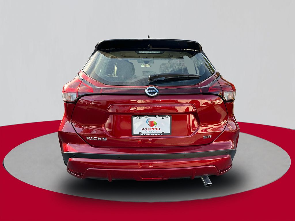 2021 Nissan Kicks SR photo 4