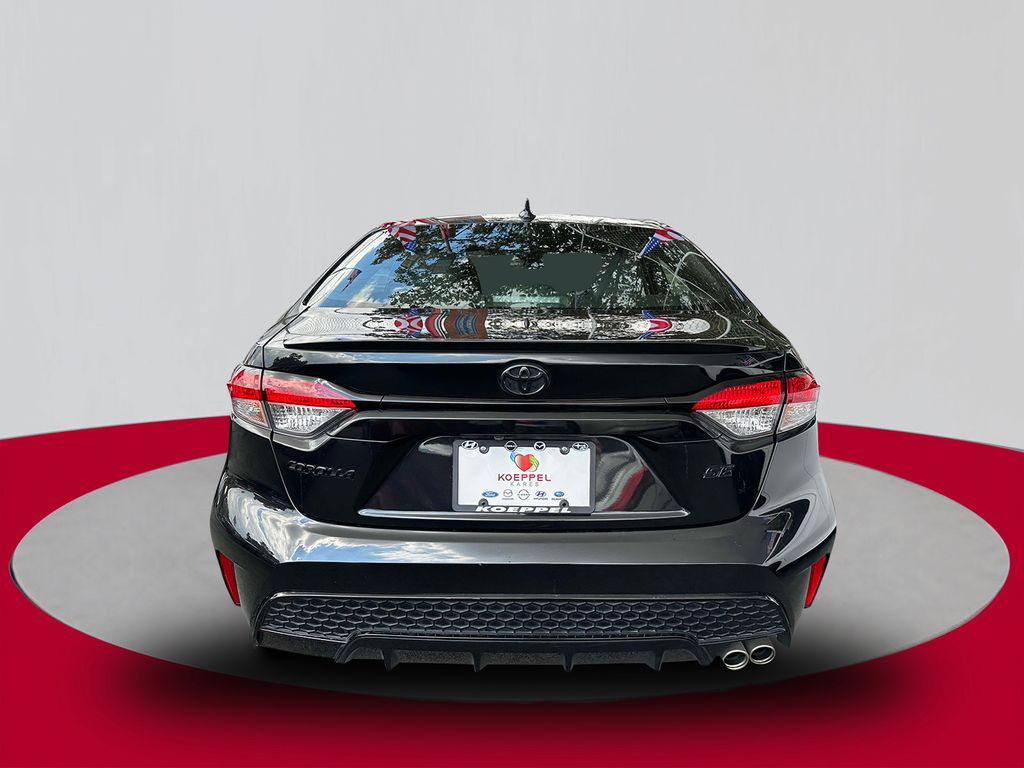 2022 Toyota Corolla SE photo 3