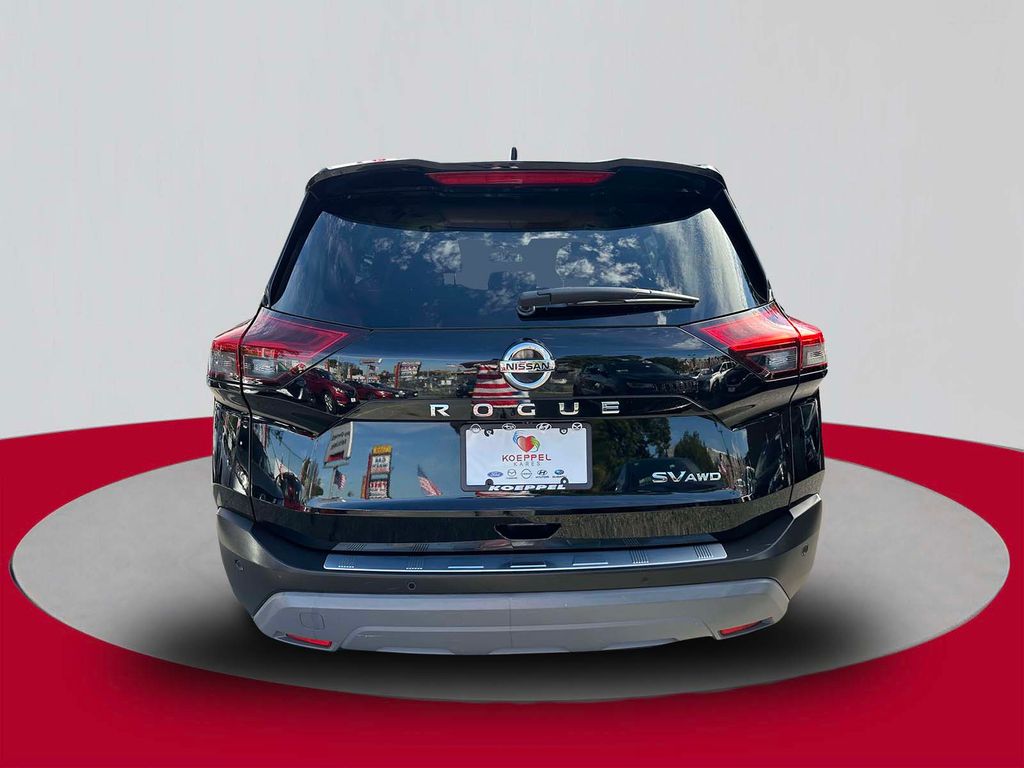2021 Nissan Rogue SV photo 4