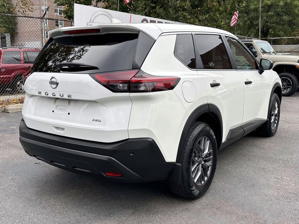 2021 Nissan Rogue S photo 2