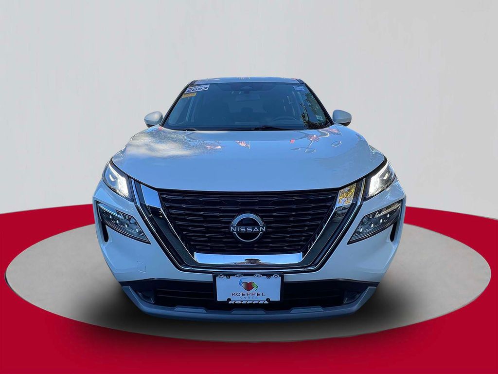 2023 Nissan Rogue SV photo 2