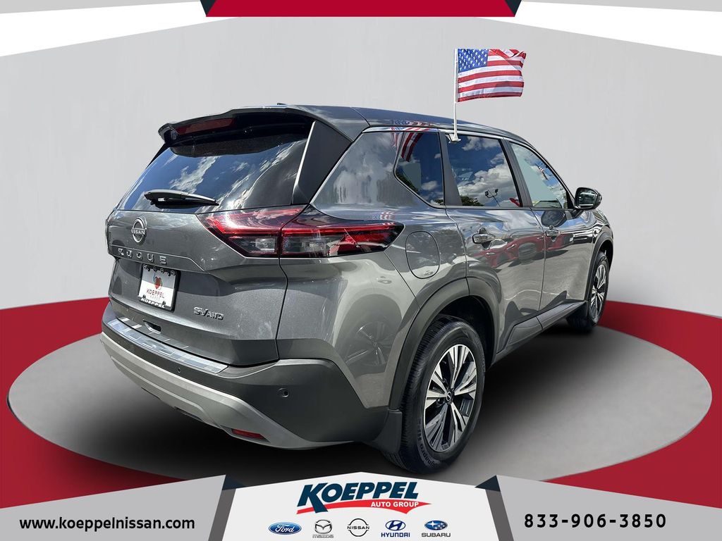 2022 Nissan Rogue SV photo 2