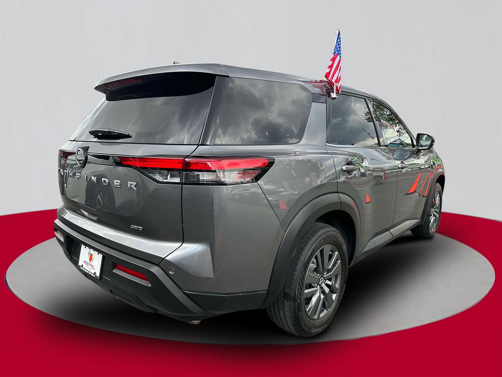 2022 Nissan Pathfinder S photo 3
