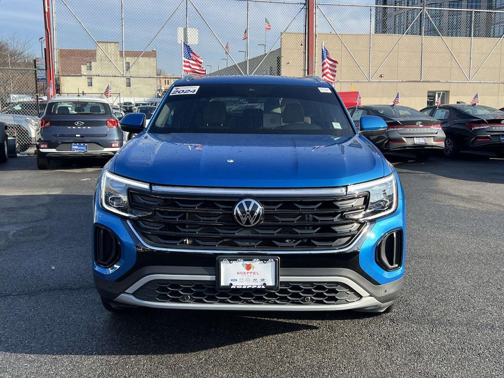 Used 2024 Volkswagen Atlas Cross Sport 2.0T SE w/Technology SUV