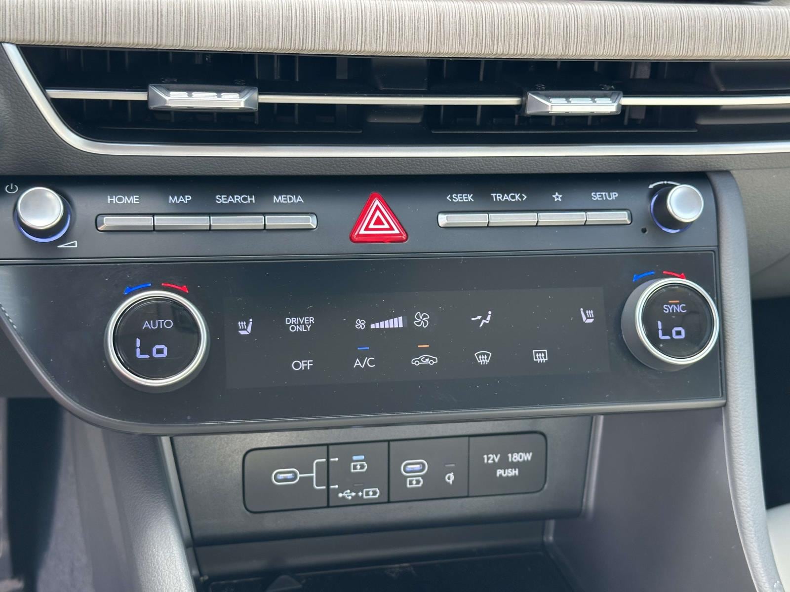 2025 Hyundai Sonata Hybrid SEL - Photo 19