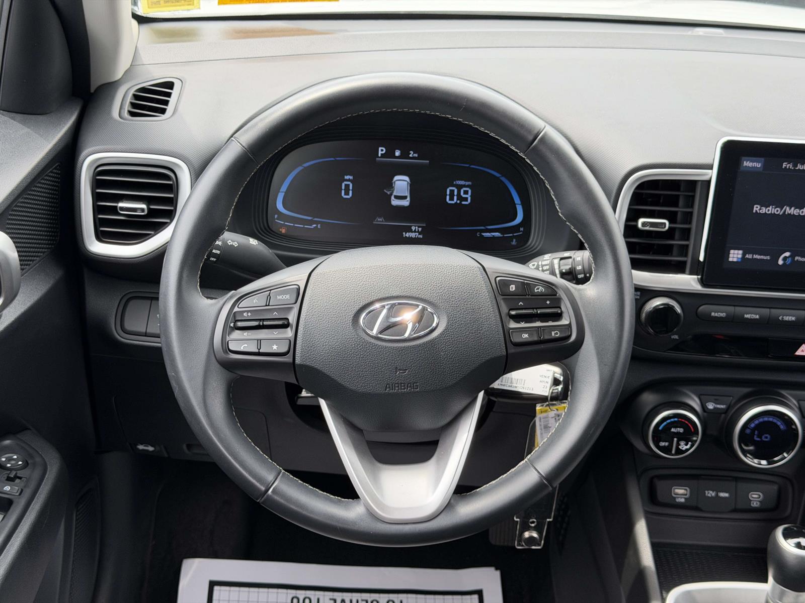 2023 Hyundai Venue SEL - Photo 14