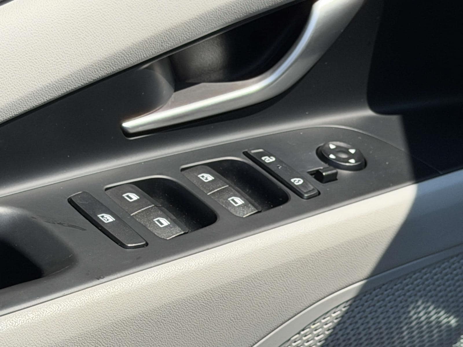 2024 Hyundai Elantra Limited - Photo 15