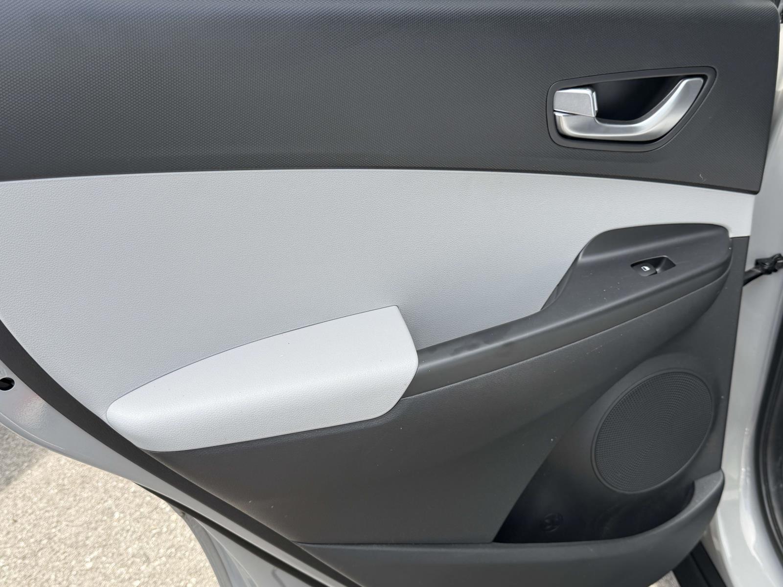 2023 Hyundai Kona SEL - Photo 11