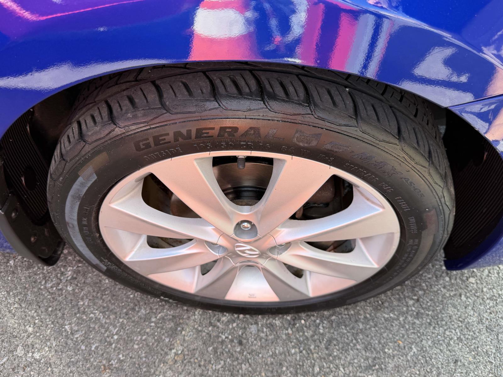 2013 Hyundai Accent GLS - Photo 8