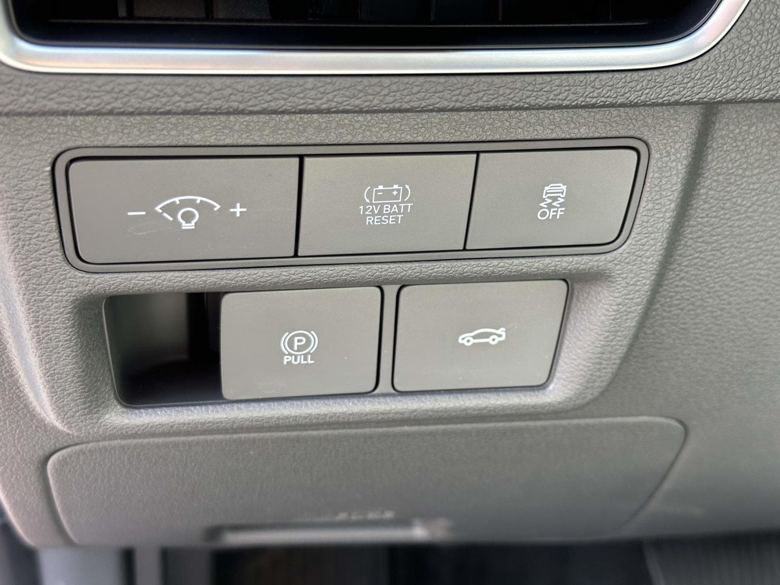 2025 Hyundai Sonata Hybrid SEL - Photo 17