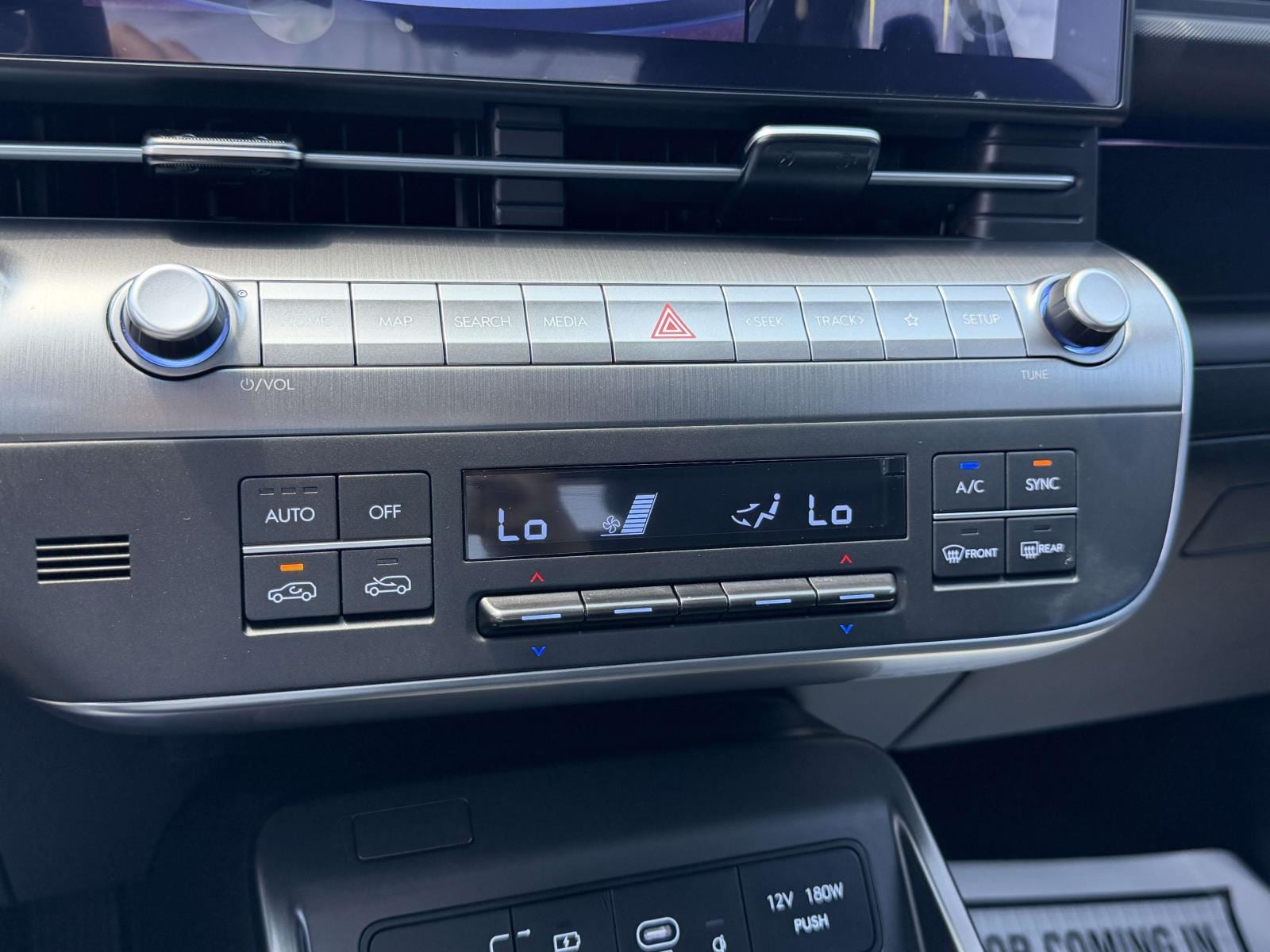 2024 Hyundai Kona Limited - Photo 29