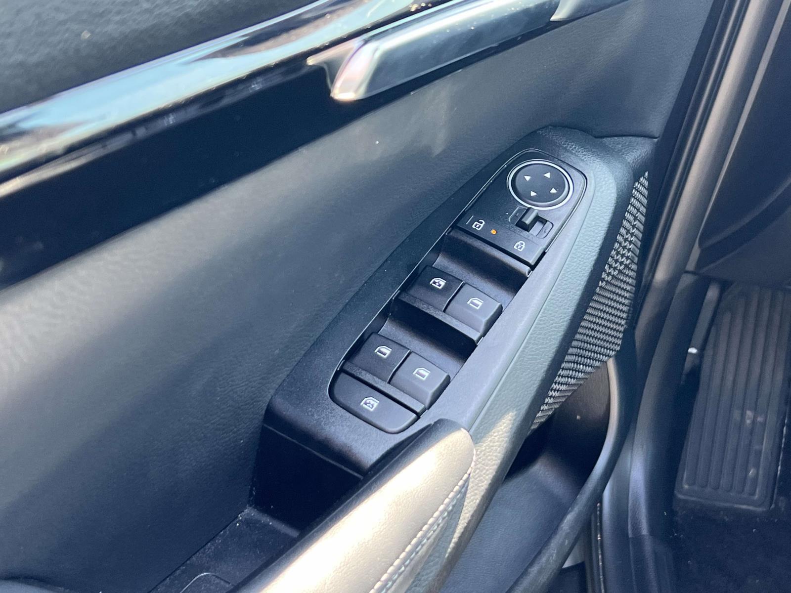 2025 Kia Seltos EX - Photo 17