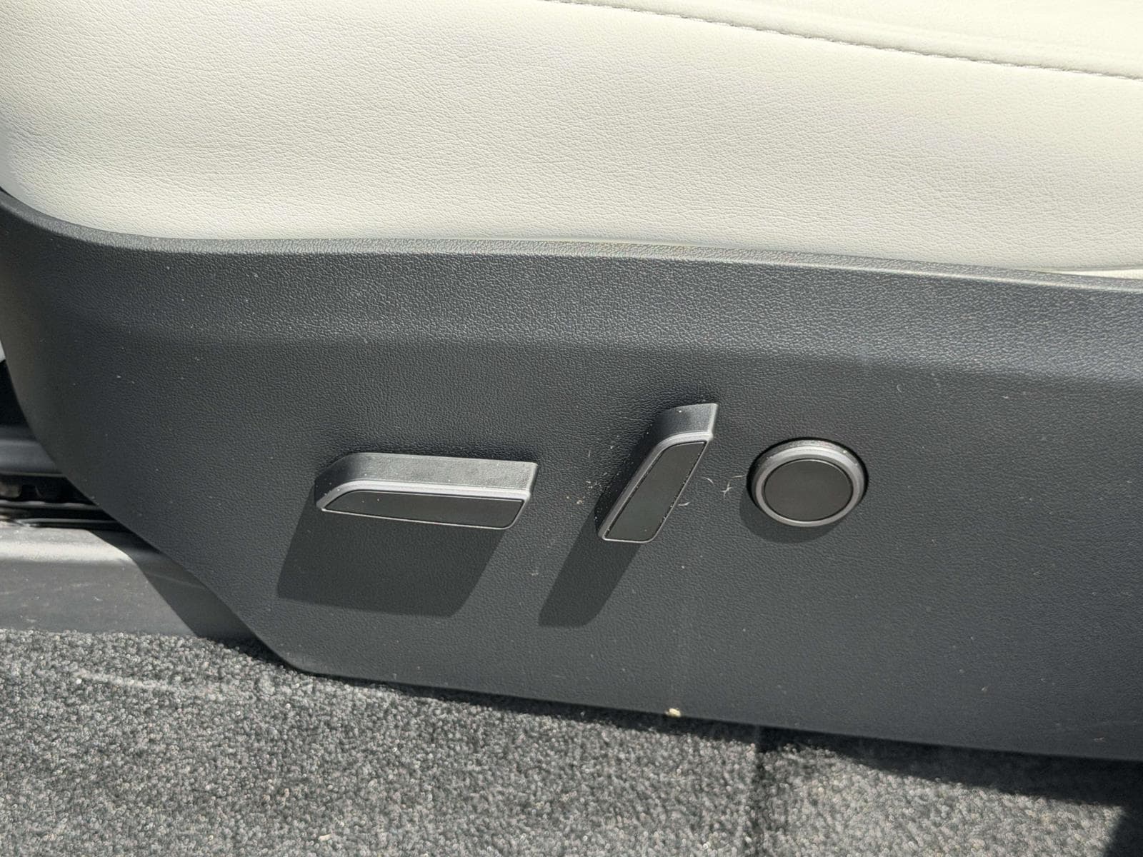 2023 Tesla Model Y Long Range - Photo 21