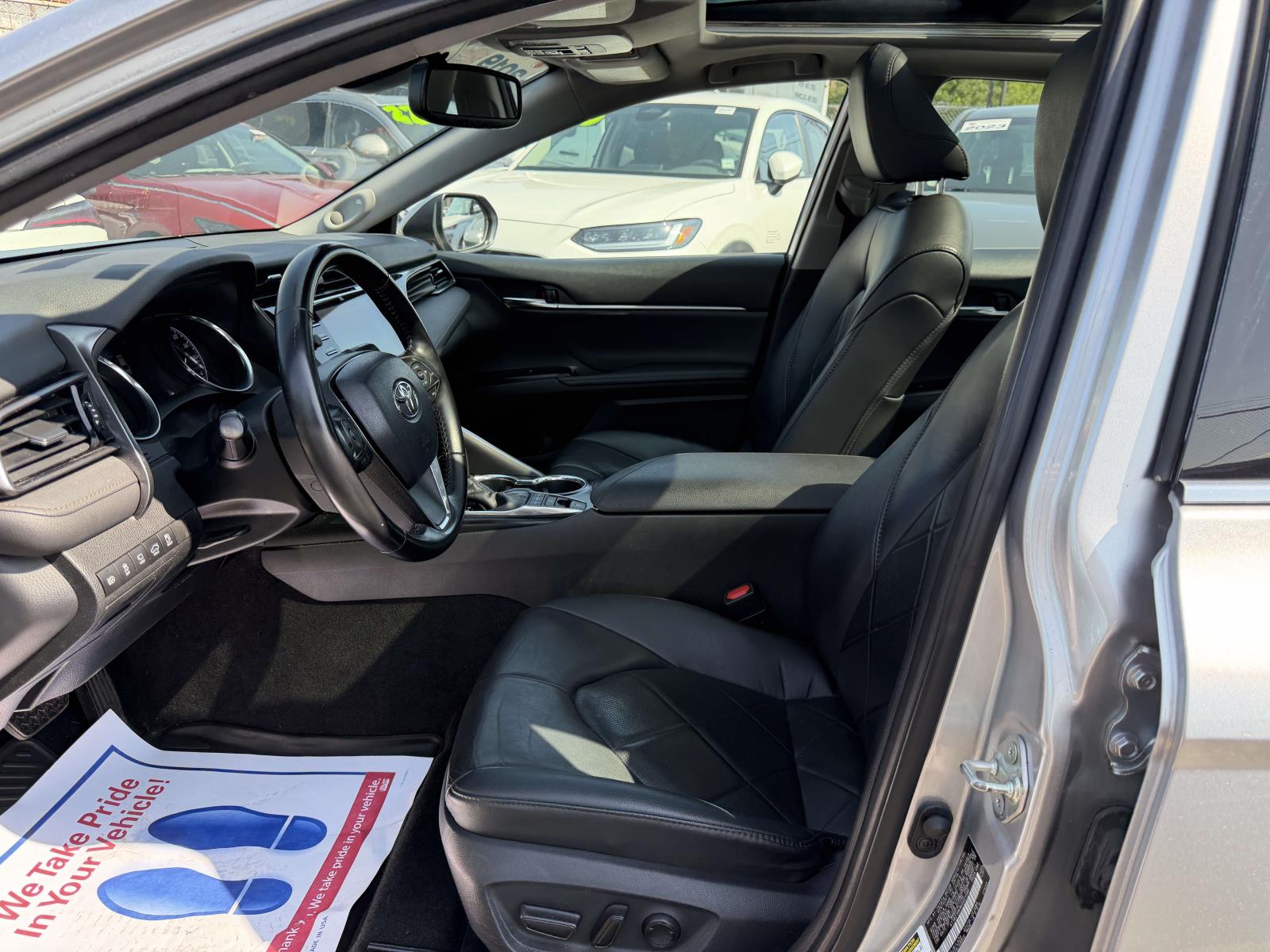 2019 Toyota Camry XLE - Photo 17